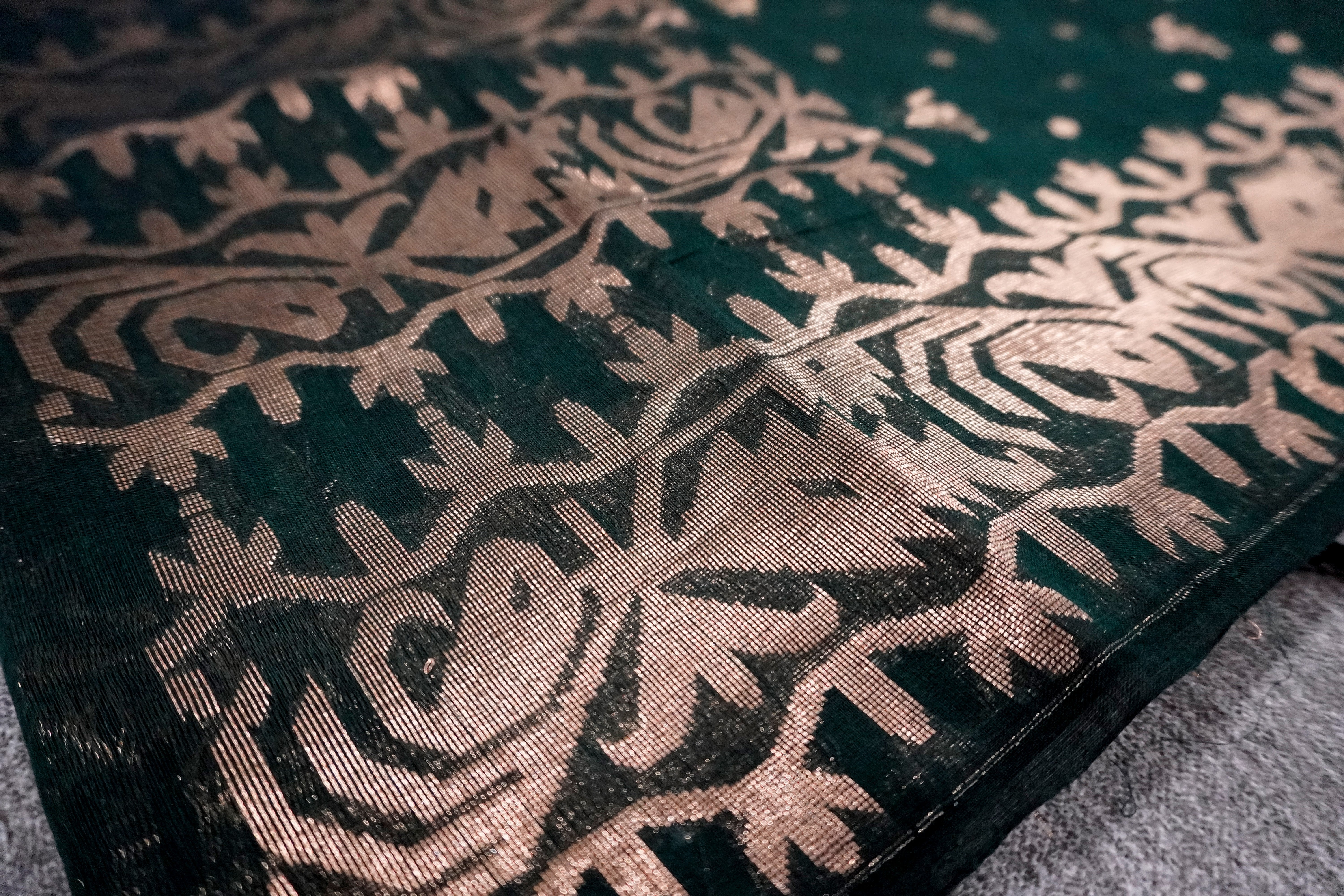 Emerald Heritage - Cotton Jamdani Dupatta with Traditional Golden Border