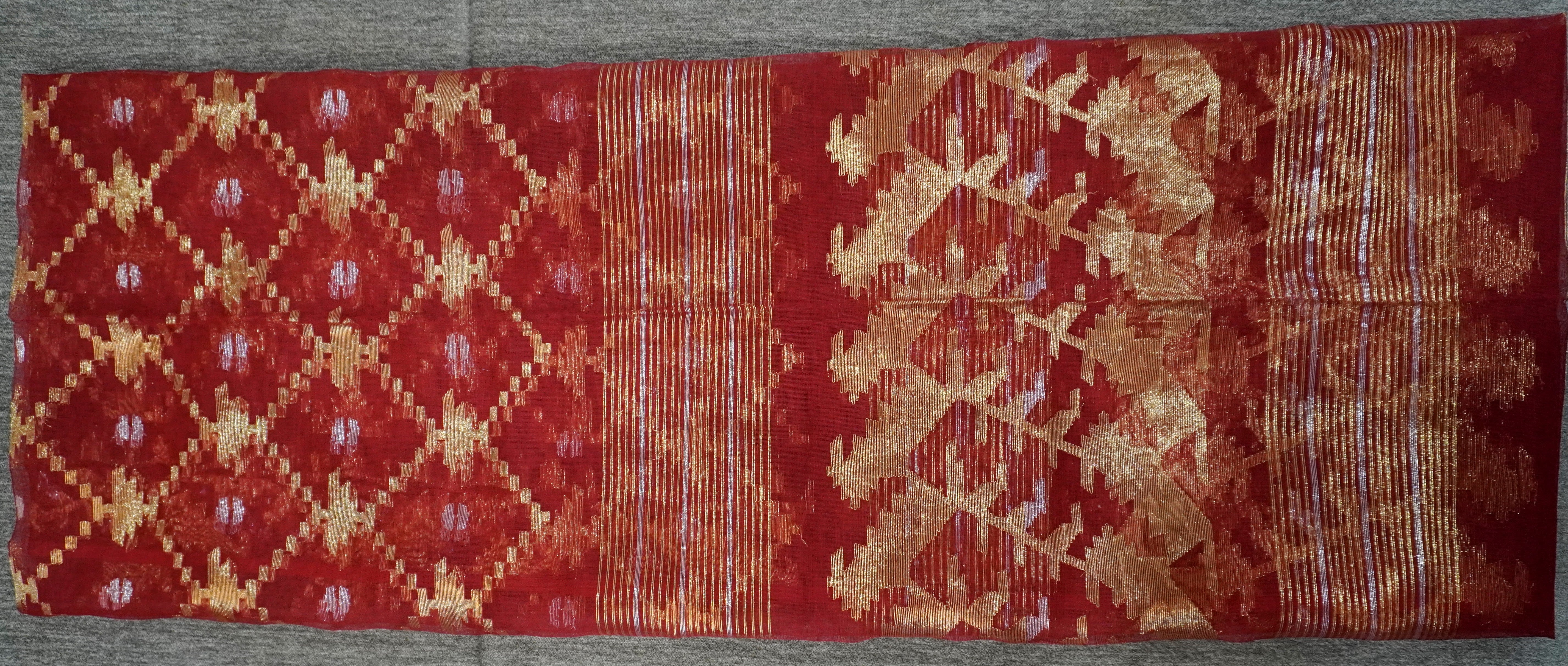 Scarlet Legacy - 100% Dhakai Jamdani Dupatta with Traditional Design and Motifs