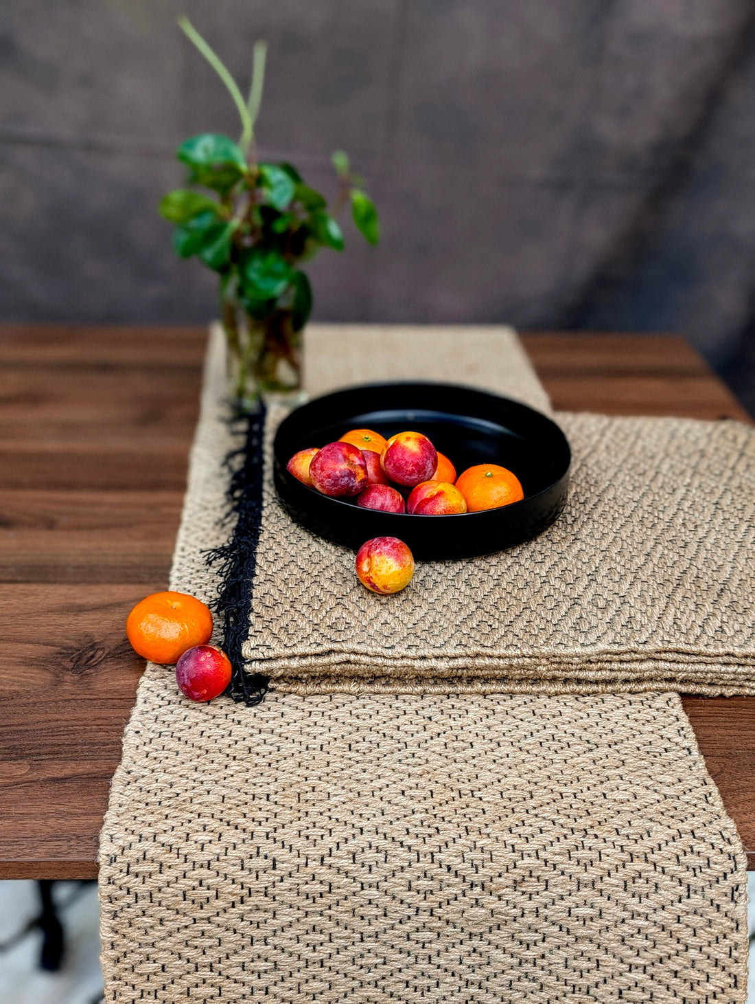 Elegant Canvas Jute Table Set – Subtle Diamond Motifs in Soft Natural Jute